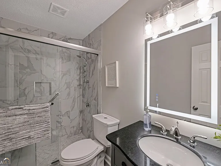 6839 Sandy Creek Dr — Photo 18