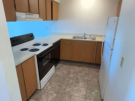 4th image of 2814 W Maplewood Ave #104