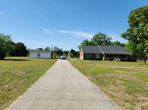 3155 County Line Rd, Fayetteville, NC 28306