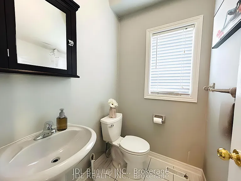 45 Laurelbank Cres #UPPER — Photo 9