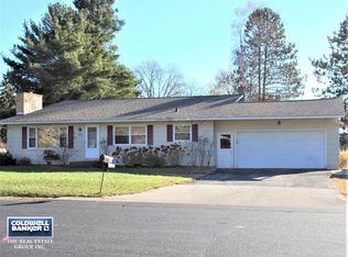 817 Edwin St, Marinette, WI 54143