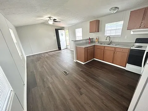 3 bed, 1008 sqft, $979 — Photo 3