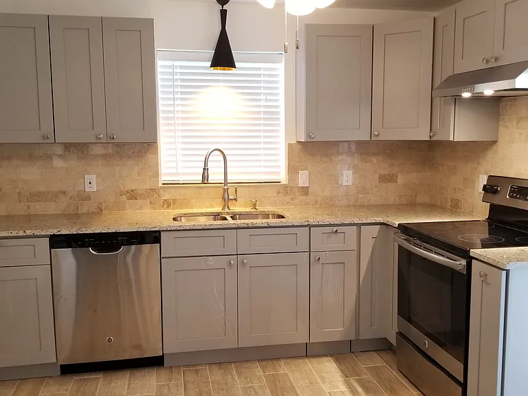 2911 Sanka Dr — Photo 15