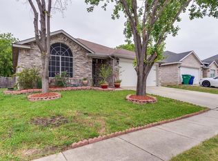 5569 Spring Ridge Dr, Watauga, TX 76137