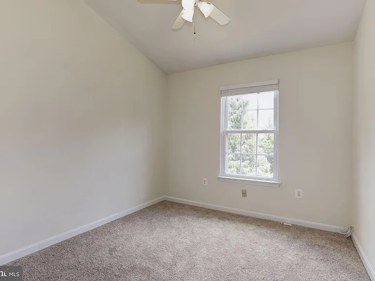 21588 Bankbarn Ter — Photo 14