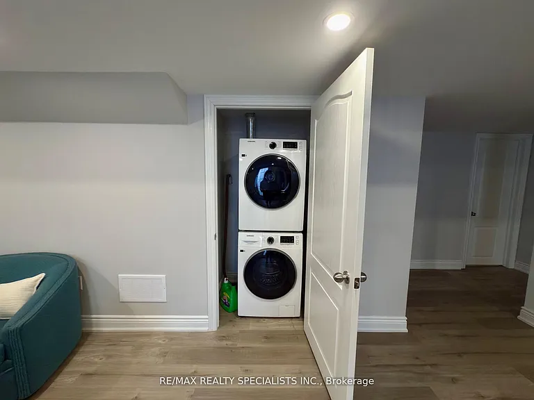 3137 Gladish Grv #BASEMENT — Photo 10