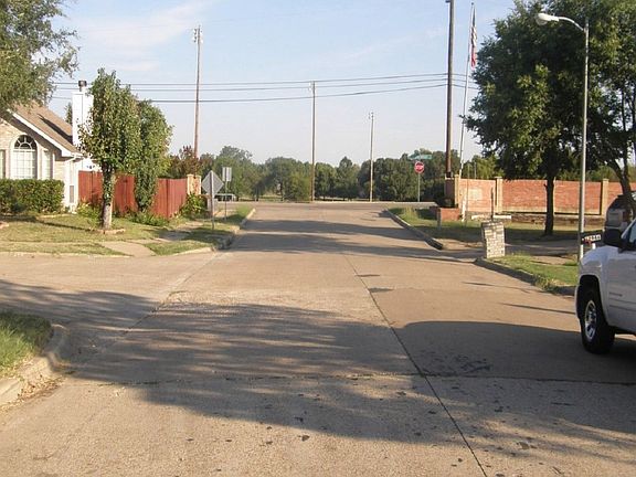 5th image of 12942 Hilltop Dr