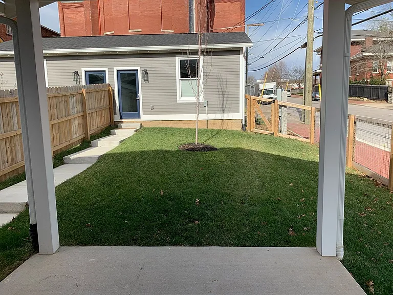 523 Fatherland St #B — Photo 26