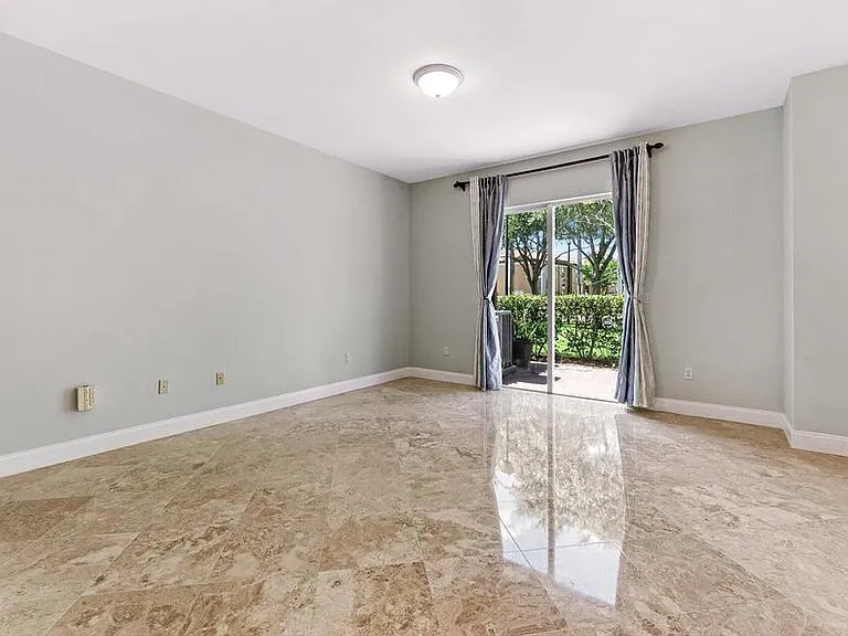 6884 Julia Gardens Dr #0 — Photo 15