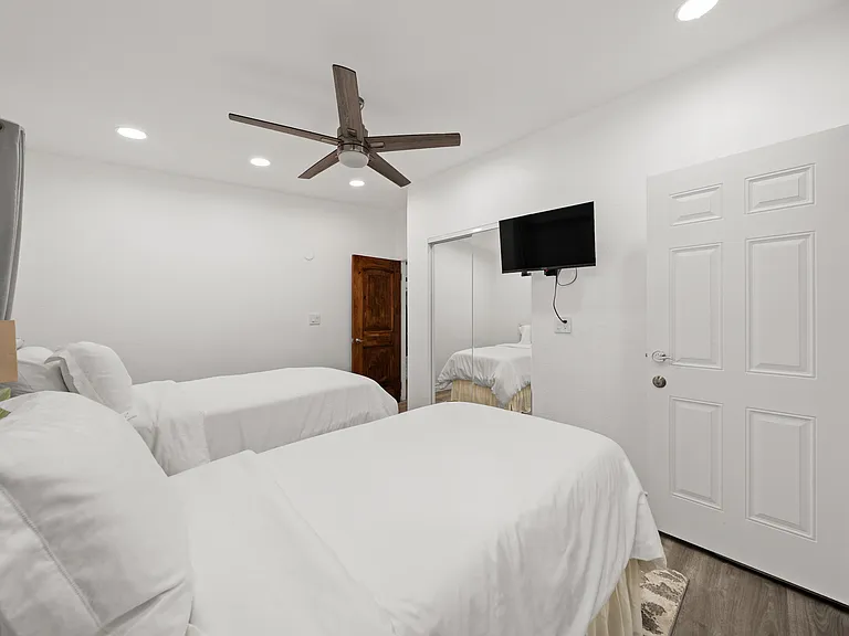 1601 Kraft St — Photo 11