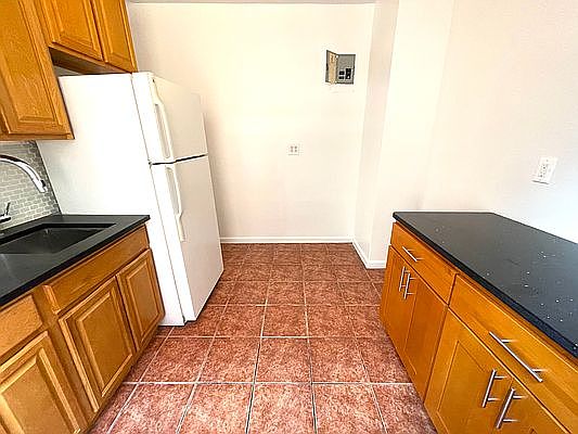 1st image of 23-11 Broadway #2AA