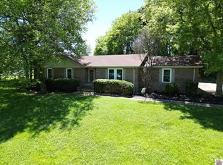 1335 Higgins Ln, Paducah, KY 42003