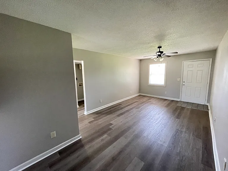 University Crossings Apartments — Photo 38