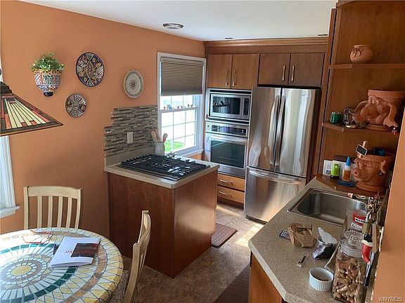 5th image of 33 Evelyn St