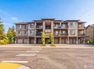 1237 Meander Way SE #302-F, North Bend, WA 98045