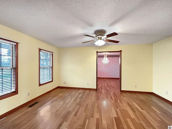 4th image of 1946 Dodd Rd
