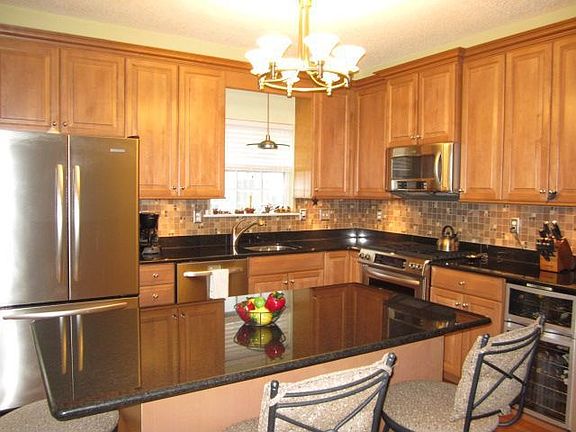 Eat In Kitchen - View 3