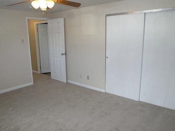 2nd image of 12460 Glengate Dr
