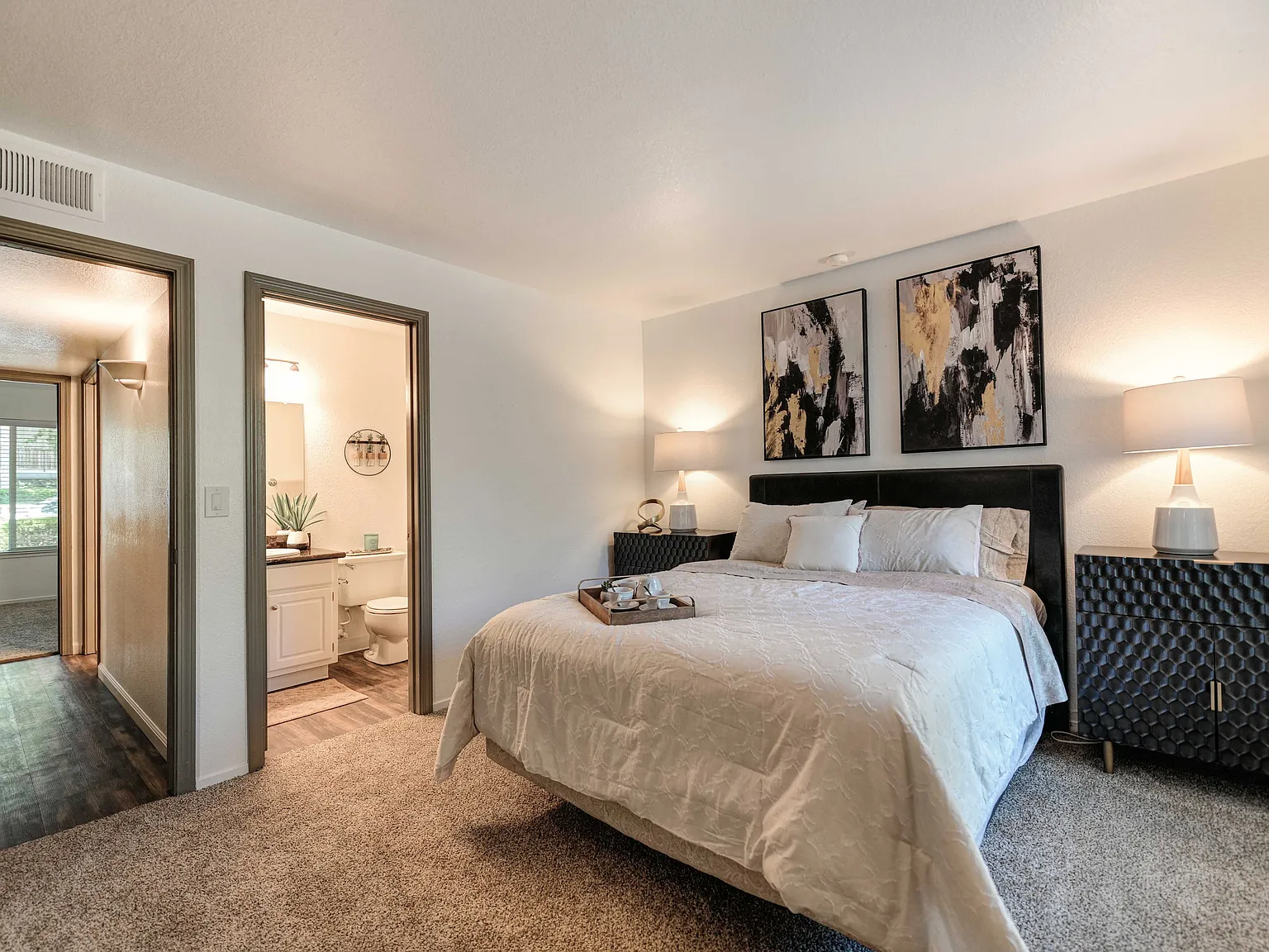 Harbor Oaks Apartments — Photo 4