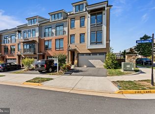 1201 White Feldspar Ter SE, Leesburg, VA 20175