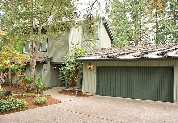 2nd image of 2286 SE Singing Woods Dr