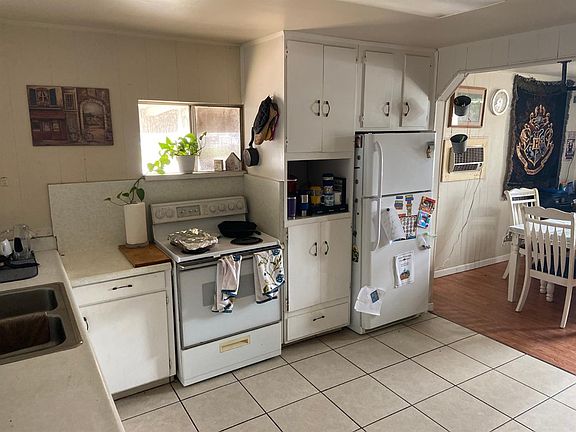 2nd image of 13440 S Quince Ave