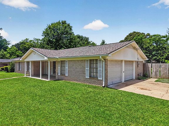 3rd image of 1 Tanglewood Ct