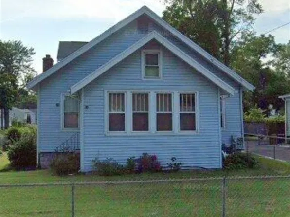 26 Dwight Rd, Springfield, MA 01108