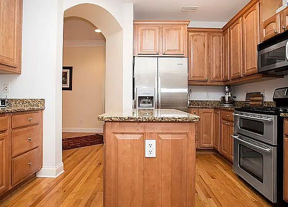 3rd image of 2903 W San Carlos St