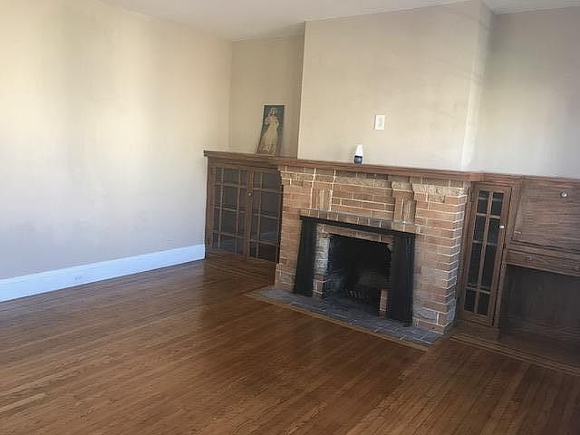 1st image of 52 Florentine St
