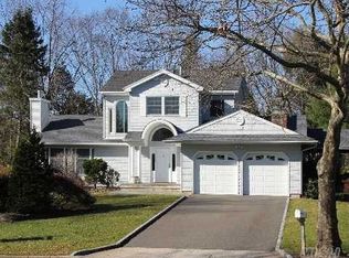77 Bennett Ave, Huntington Station, NY