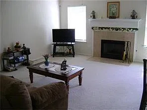 3 bed, 2.0 bath, 1420 sqft, $1,950 — Photo 2