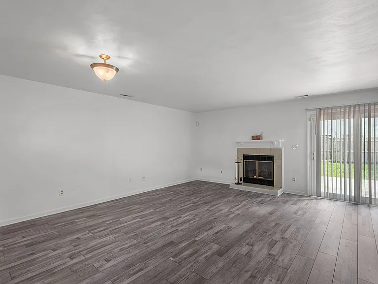 1365 Longlac Rd — Photo 9