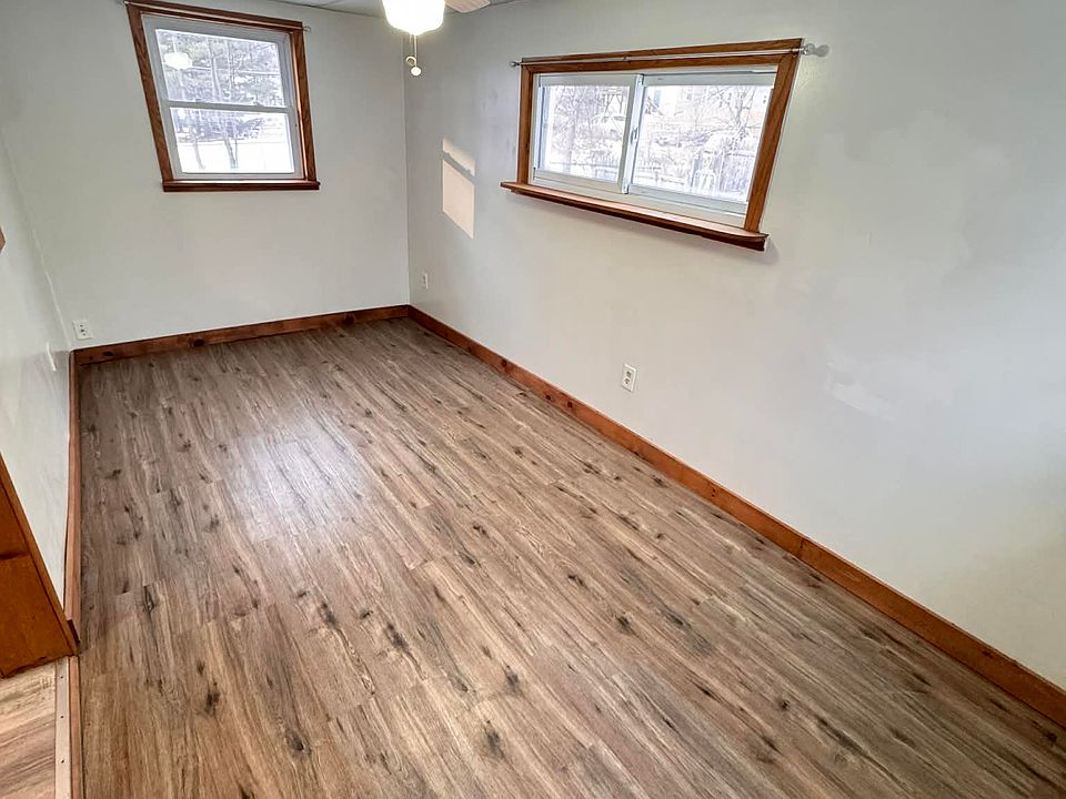 2nd image of 132 Green St #A