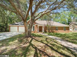 17 S Rolling Oaks Dr, Fairhope, AL 36532