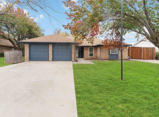 104 Amory Dr, Benbrook, TX 76126