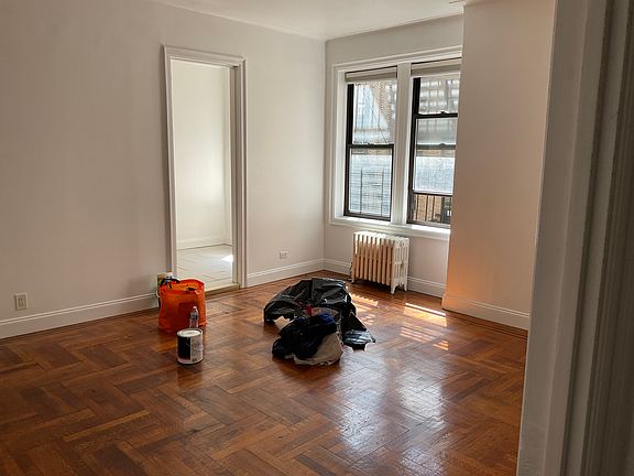 5th image of 2079 Wallace Ave APT 371