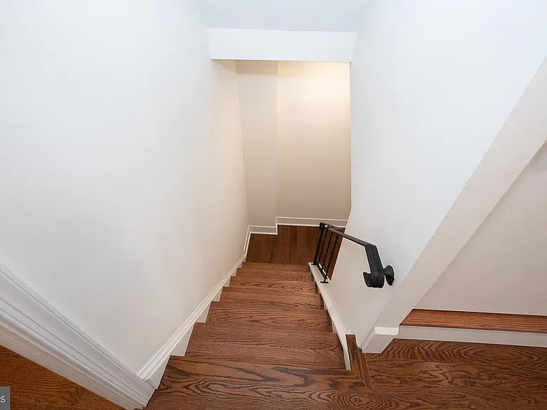 15 Llanfair Rd #A — Photo 11