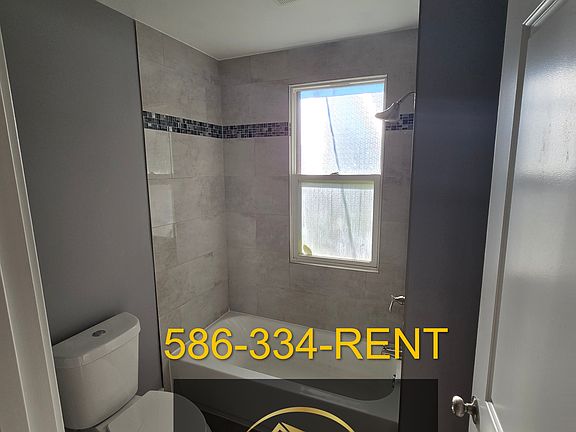 2nd image of 2253 Gladstone St #1