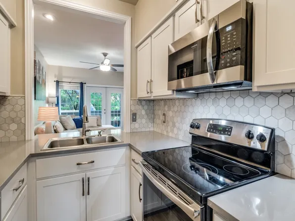 8550 Fair Oaks Xing APT 115, Dallas, TX 75243