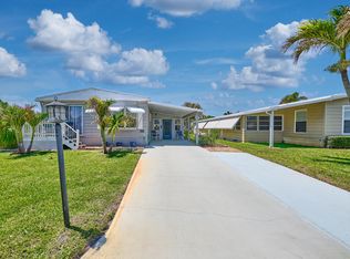 6977 SE Delegate St, Hobe Sound, FL 33455