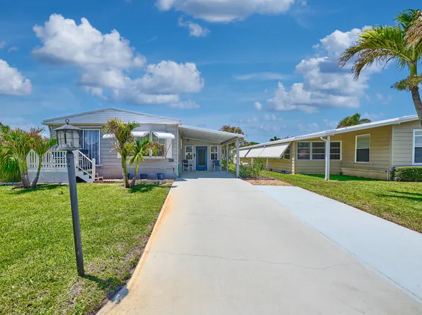 6977 SE Delegate Street, Hobe Sound, FL 33455