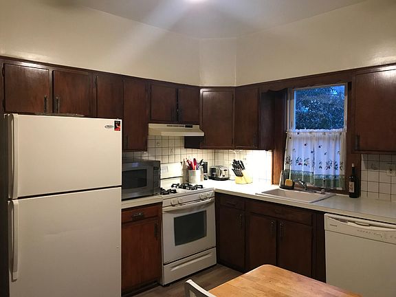 4th image of 178 Archer Ave #1