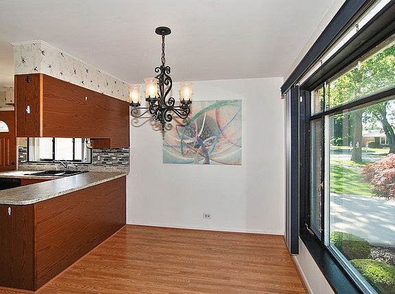 5th image of 2321 Boeger Ave