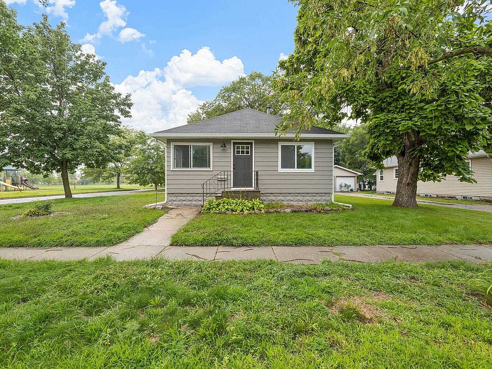 1016 E Carpenter St, Midland, MI 48640 | Zillow