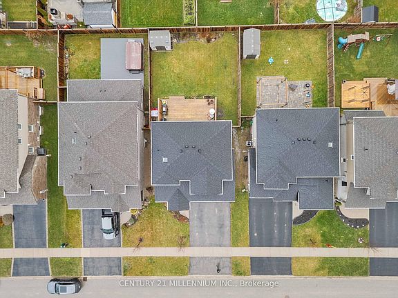 3rd image of 24 Hilborn St
