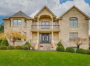 5 Margo Ct, Airmont, NY 10901