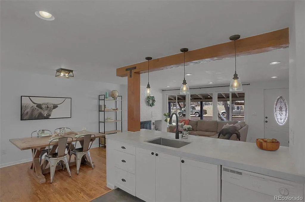 4 bed, 1352 sqft, $850 — Photo 4