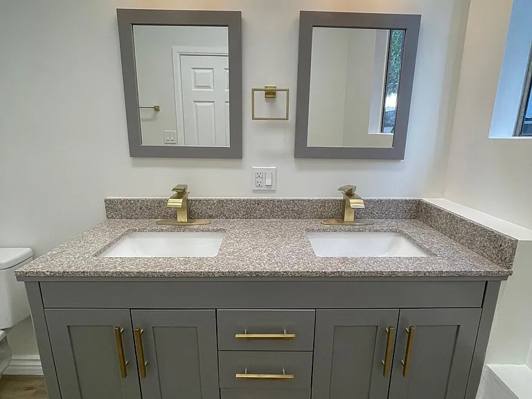 133 S Grand Ave — Photo 11