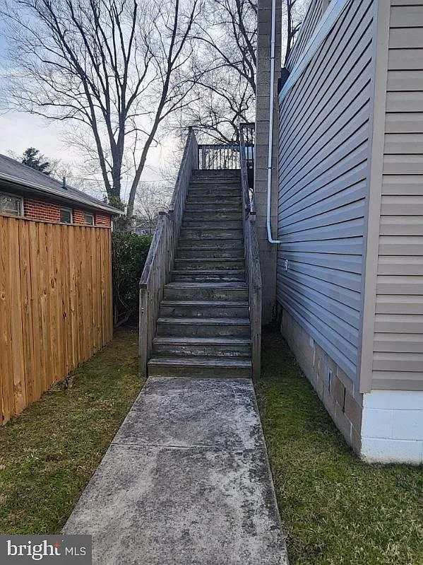 1 bed, 1.0 bath, 1677 sqft, $1,200 — Photo 3